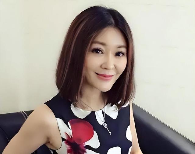 前央视主持人现身以色列，大肆宣扬国外，现如今成为了带货网红!