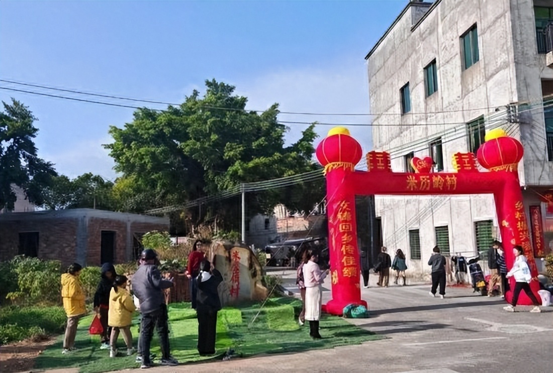 梁文鋒同鄉(xiāng)透露：DeepSeek創(chuàng)始人梁文鋒回鄉(xiāng)短暫探訪后離去