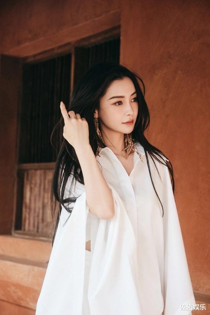 各自安好！baby晒自拍照端庄大气，黄晓明叶柯感情稳定惹人羡