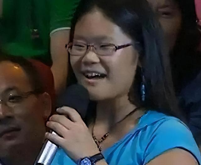 毕福剑女儿遭批“不男不女”，像肌肉发达的猛男，将父亲老脸丢光