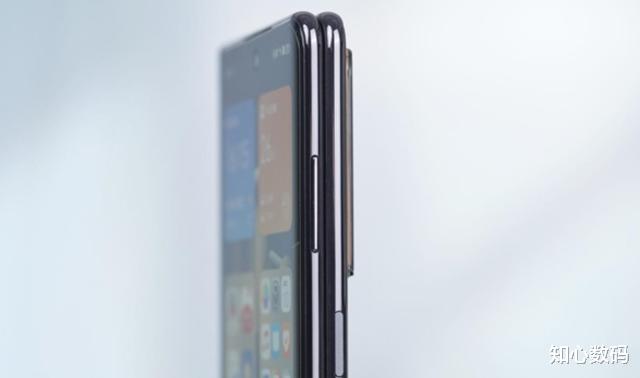 榮耀宣布清倉，16GB+512GB突降2350元，折疊屏旗艦更香了