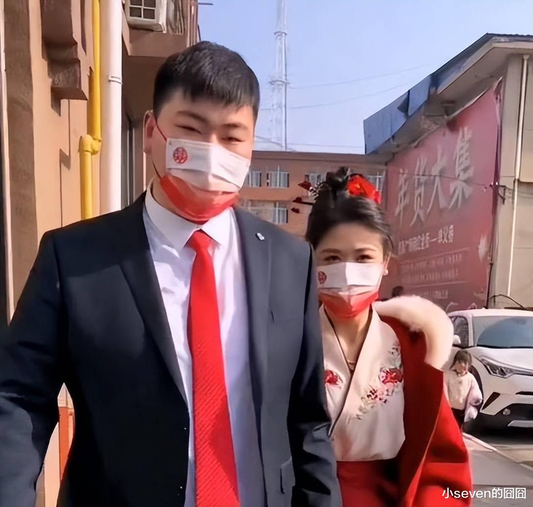 陈亚男开通小号晒娃，网友吐槽她模仿前夫朱单伟，希望她别蹭热度