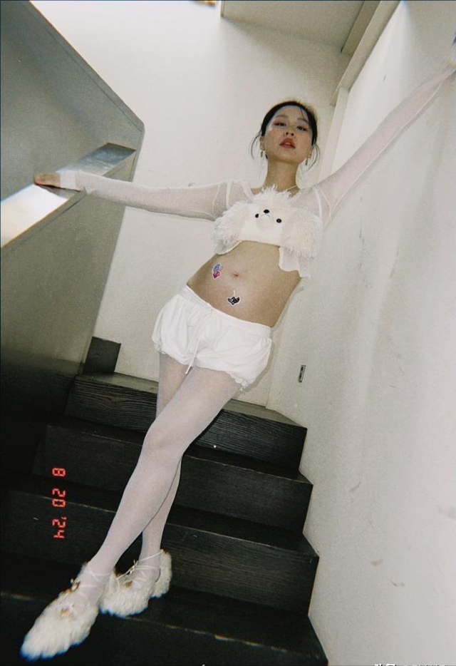 金靖拍孕晚期写真,自曝其宝宝大名,大小名都不跟老公姓舒随她姓