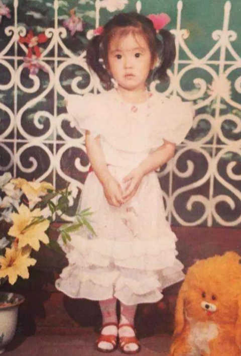 方媛带俩女儿回内地过暑假,长女侧颜秀气随妈妈,妹妹超像郭富城