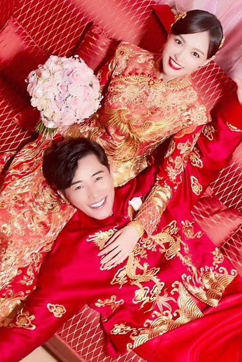 唐嫣罗晋难得合体陪4岁女儿去乐园，夫妻俩与孩子保持距离防曝光