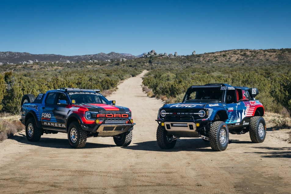 斩获2024 Baja 1000两组别冠军！福特烈马DR与游骑侠猛禽