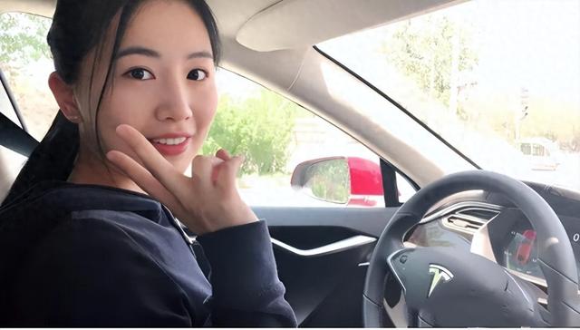 闪婚40天榨干1300万,逼得丈夫跳楼自杀,她是比马蓉还狠的女人?