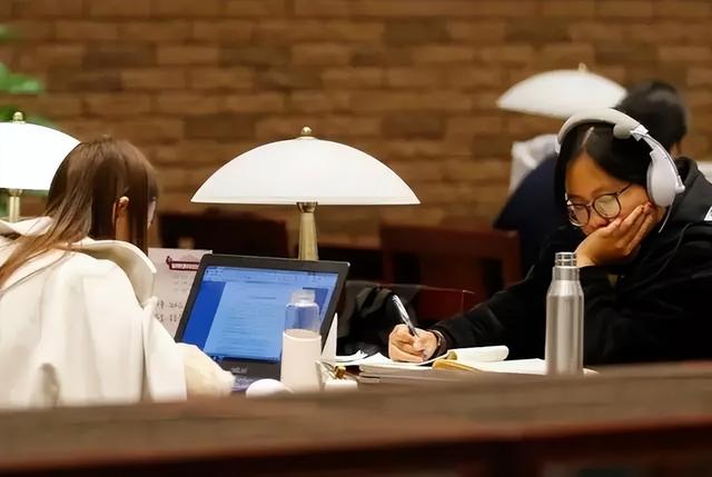 研究生分为“3个档次”,第三类上岸简单但含金量最低,你选哪个