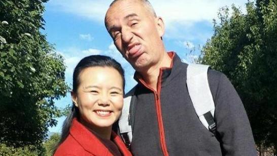 49岁龚琳娜官宣离婚！分手原因曝光，2个混血儿子近况曝光