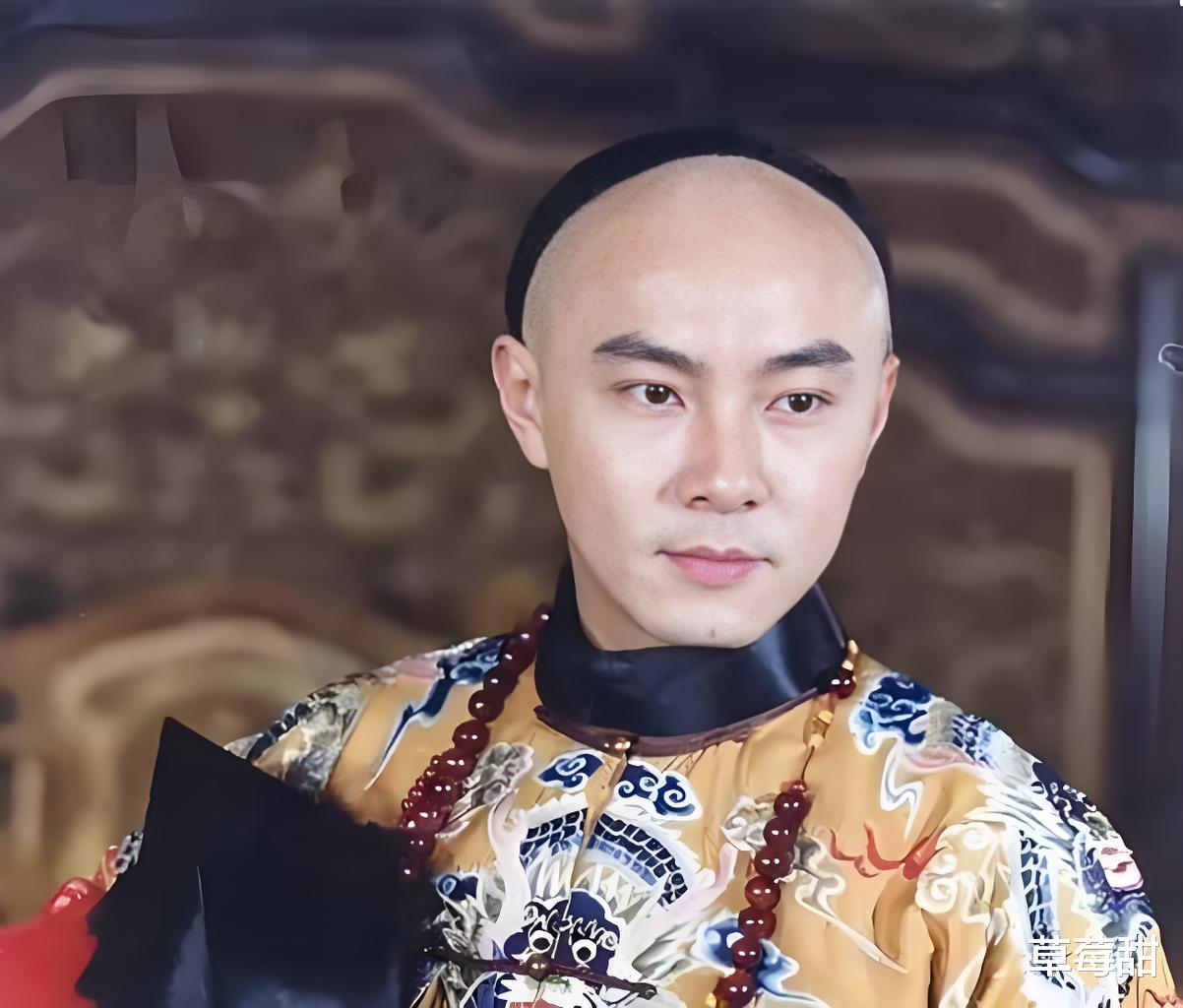 59岁香港“最惨”美男：帅到窒息却被雪藏，结三次婚又两度丧子……