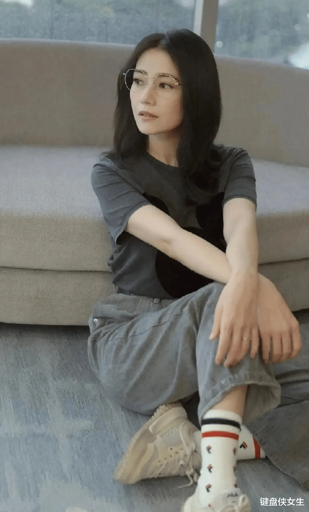 国民女神高圆圆庆45岁生日,知性优雅气质依旧,网友齐赞“岁月从不败美人”