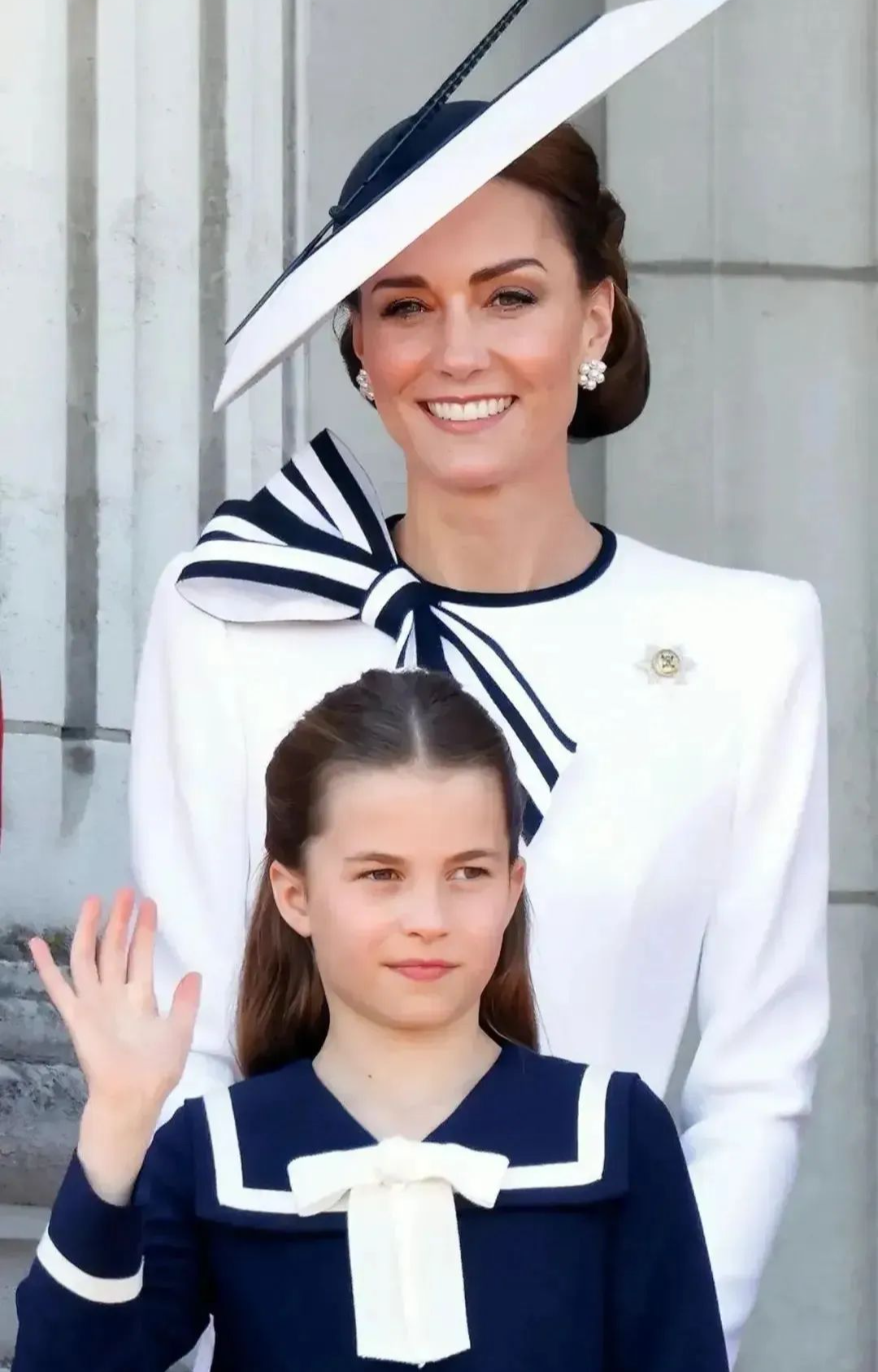 凯特王妃又露面了:网友又开始沸腾了,看得出来大家都喜欢凯特王妃