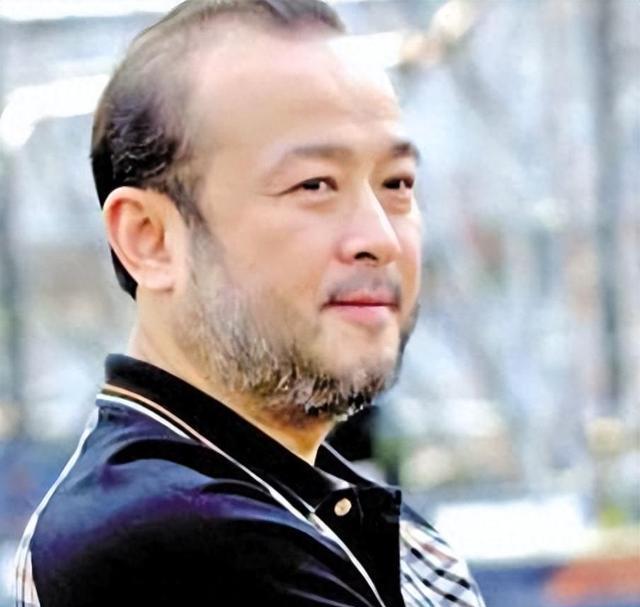 |她24岁一唱成名,48岁丈夫入狱不抛弃,患癌后老公用全部身家医治