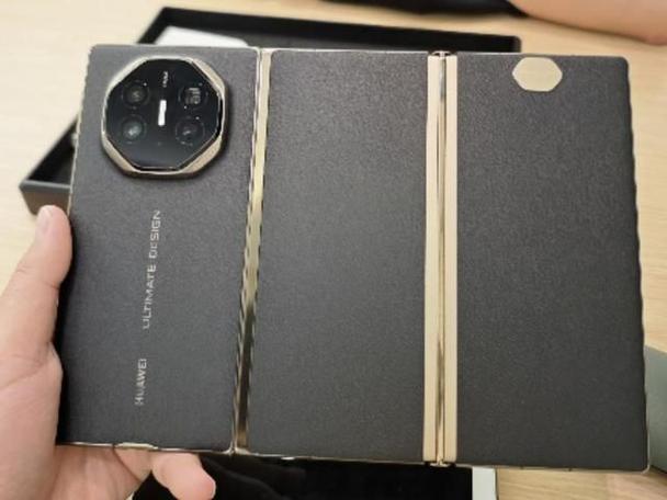 手机多久换一次才算正常？内行人：厂家其实早已设定好！