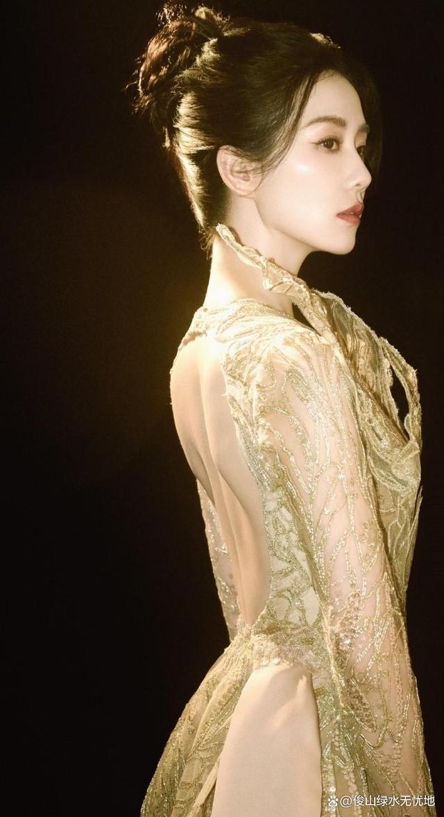 刘诗诗最暴露的造型，又性感又漂亮，网友：还真没见过！