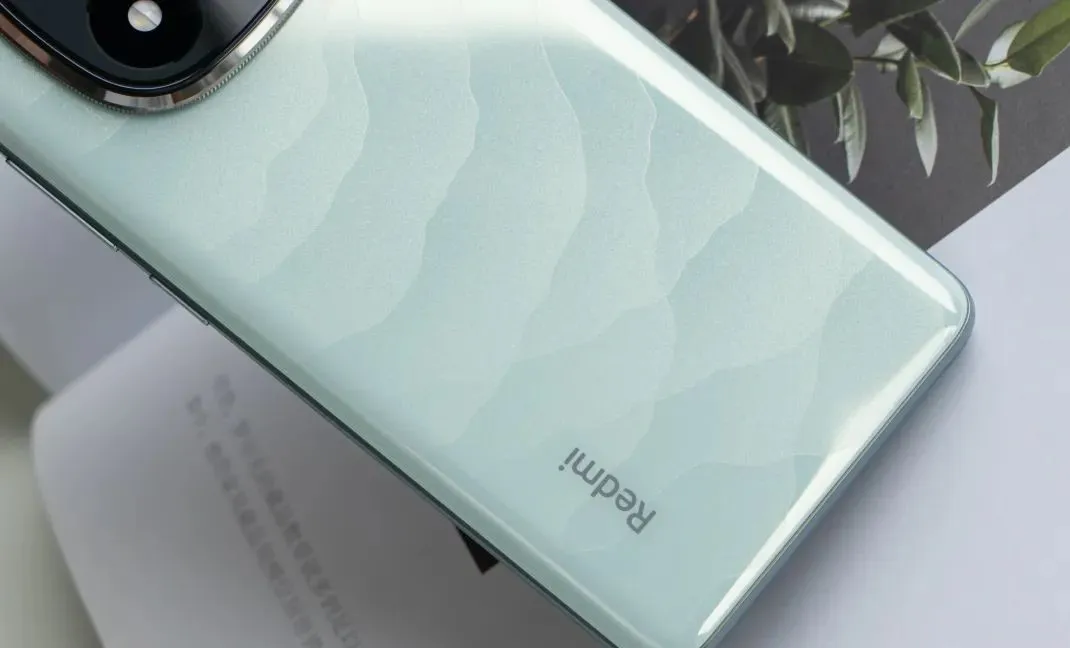 1899元!6200mAh带防水耐摔,红米刚发布的新机有点香啊