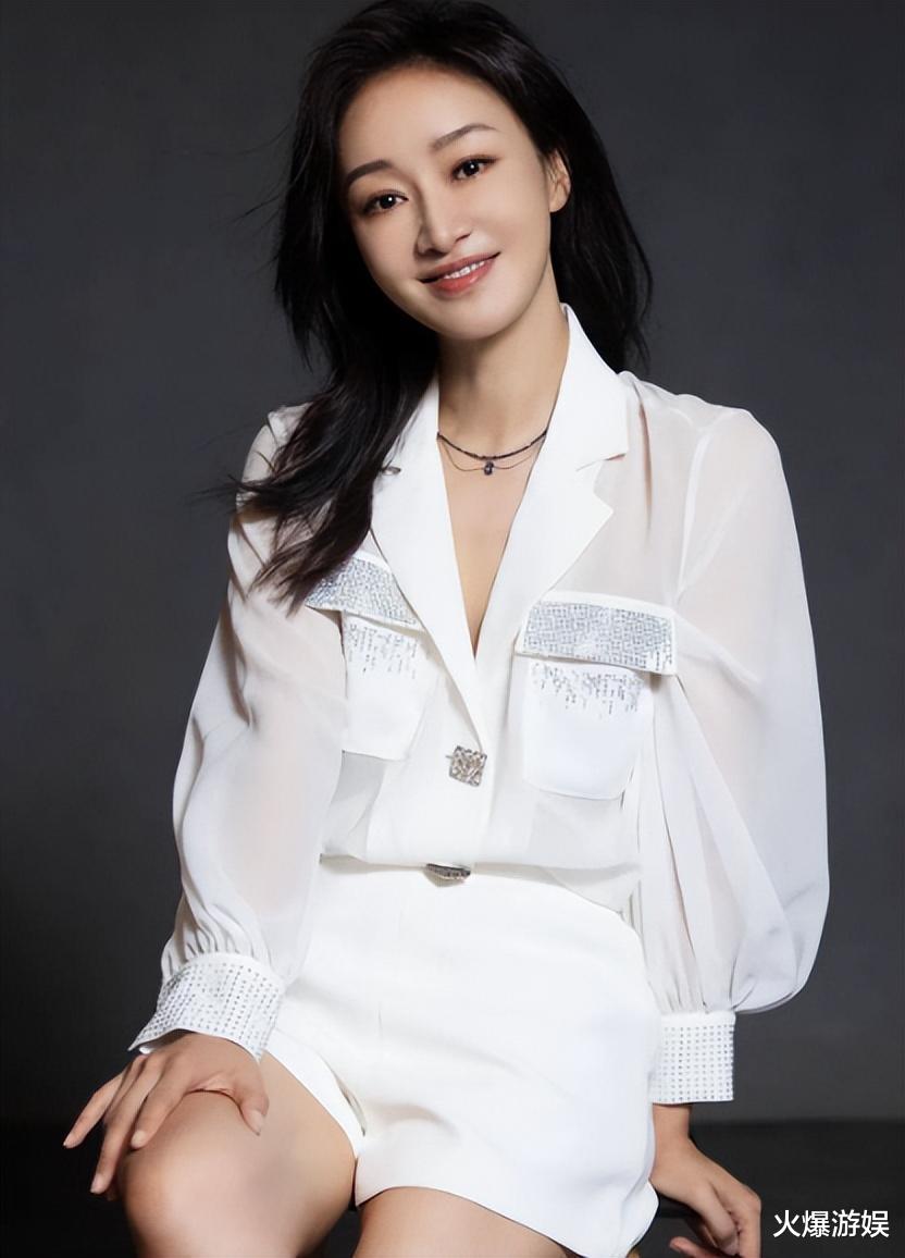 央视“最风流”女主持:曾将两位已婚男士玩弄于股掌,她现状如何