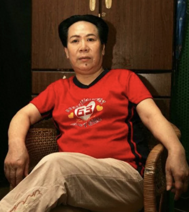 她是唯一扮演毛主席的女演员，为演得更传神增肥30斤，却苦了丈夫