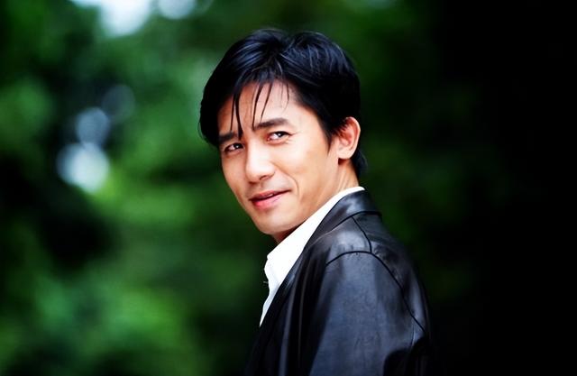 62岁梁朝伟终于官宣好消息，全网恭喜：这一天，他已经等了42年