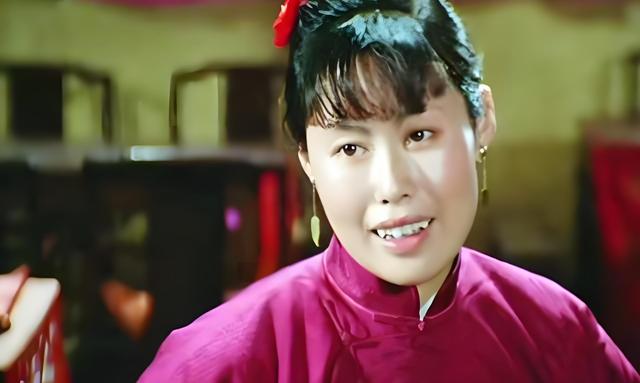 74岁斯琴高娃近况：瑞士老公已去世，她垂垂老矣，如今回国内生活