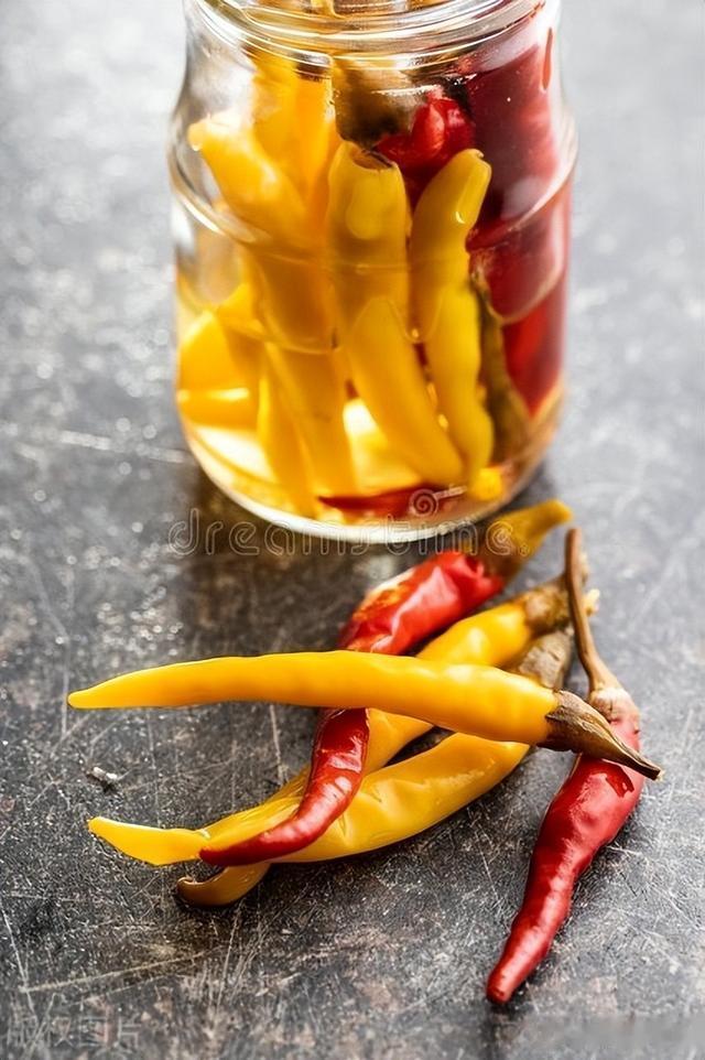 青椒1块多1斤,买上10斤腌起来,酸辣脆爽,好吃无添加,久放不坏