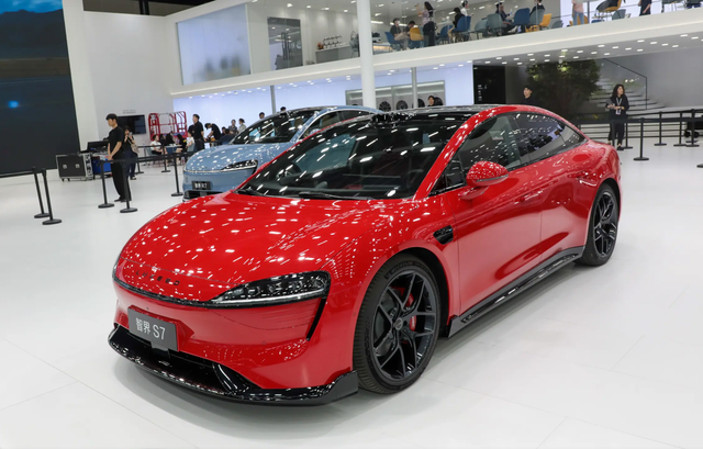 智界新S7上市！22.98萬起，四個(gè)版本怎么選？