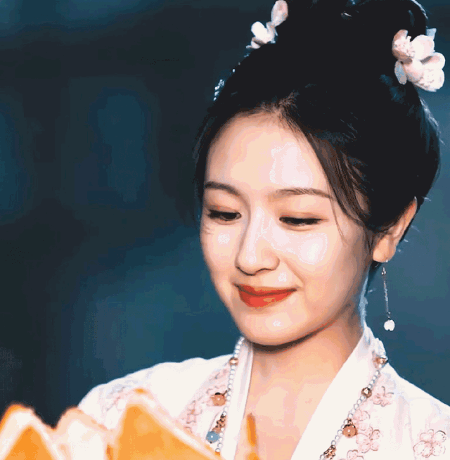 刚刚,娱乐圈发生了什么?明星风采各异:对他们表现有什么看法?