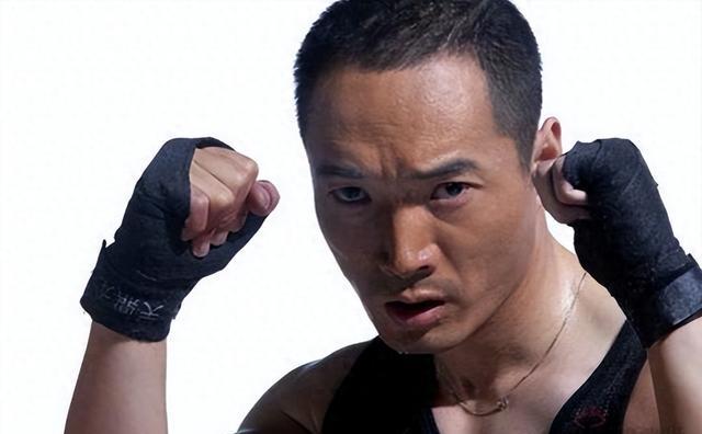 从修理工到影帝,与曾黎分手后又娶韩国美女,他的魅力有多大?