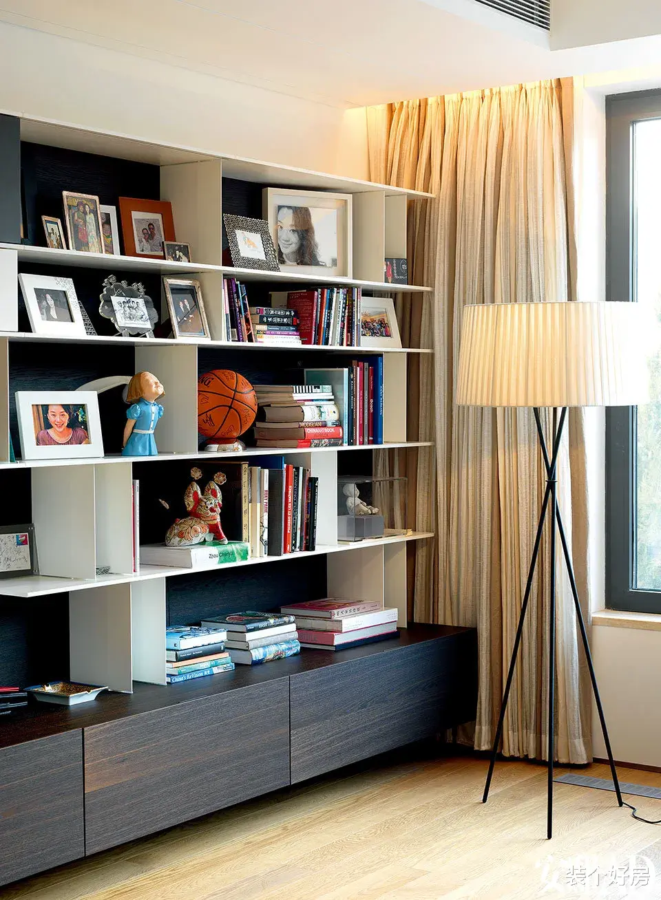 她才是娱乐圈真正的阔太，500㎡豪宅堆满奢侈品，家庭超和谐：妥妥的人生赢家