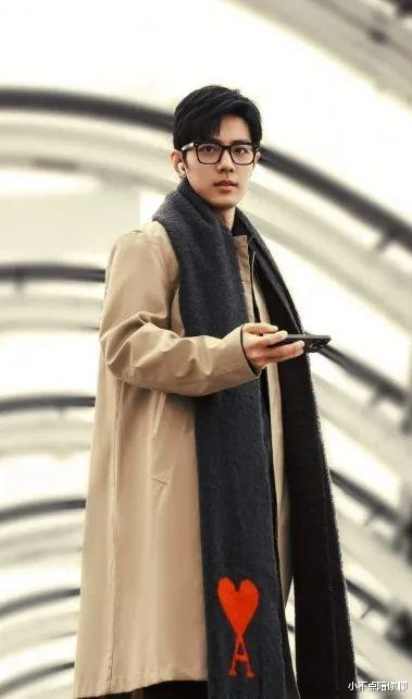 公司总监曝光肖战、王一博聚餐合照！透露二人关系极好，真的是引战可耻