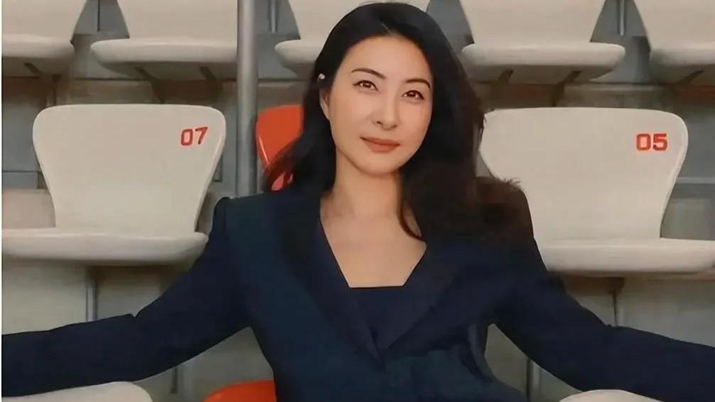 郭晶晶回应“出轨”，这个时候上了热搜