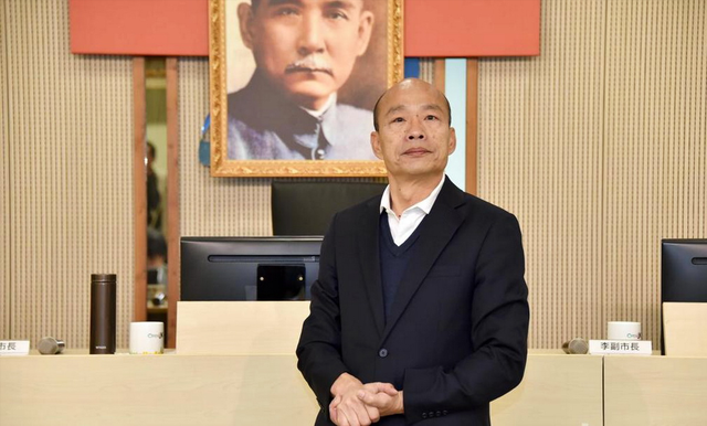 这回有点不一样，朱立伦不再强调亲美，韩国瑜自带光环任性损蓝营