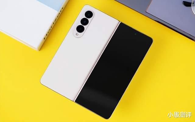 三星徹底“發(fā)飆”，三星Z Fold4價格跌至2910元，售價變得更親民