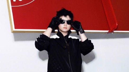 孙颖莎的杂志销量破10万，每一帧都好像油画，又美又飒