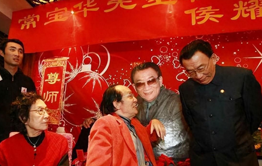 当年侯耀华怎么就挤掉牛群当大师兄?知情者:常宝华年迈但不糊涂