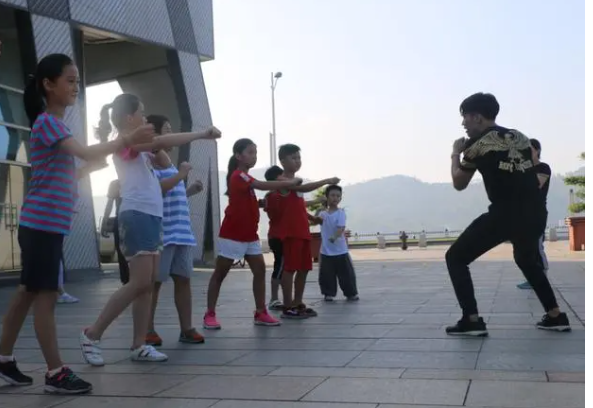 心梗和低血糖有关？40岁女子为减肥忌吃甜食，检查身体悔不当初