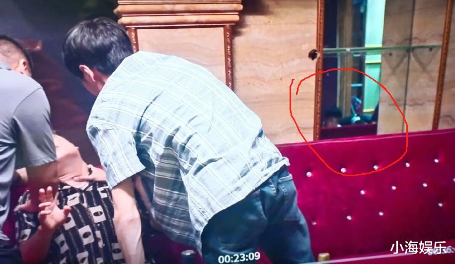 《猎冰》九大穿帮,张颂文口罩戴反,智能手机乱入,快递小哥现身