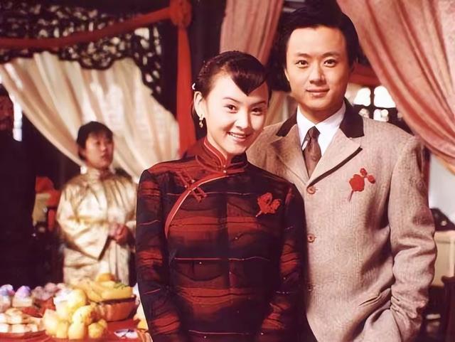 事业当红时曾与黄晓明抢男一号,如今却沦落为跑龙套,他经历了啥