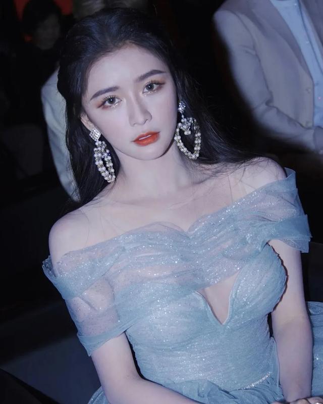 美炸了的女科密！身材与颜值并存