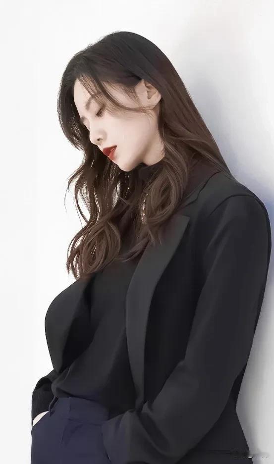 刘诗诗37岁身材依旧火辣,背后隐藏了哪些不为人知的秘诀?