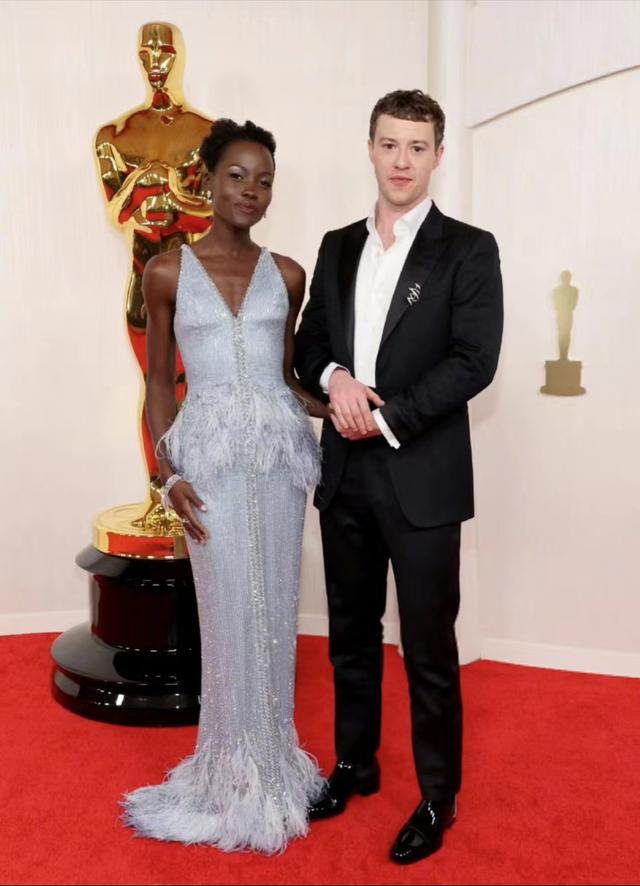 奥斯卡红毯:杨紫琼老来俏,赞达亚秀身材,费德勒转战电影圈