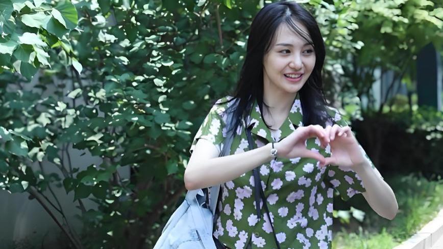 郑爽给5岁儿子庆生，晒一家三口照疑已有新男友！在国外过得潇洒