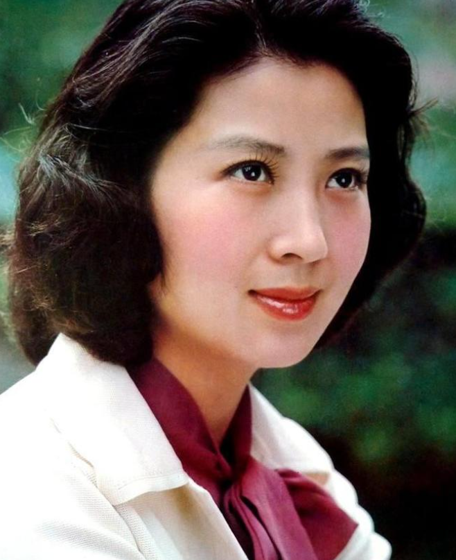 演员章晓申去世,娶“厂花”吴海燕成人生赢家,晚年同框照曝光