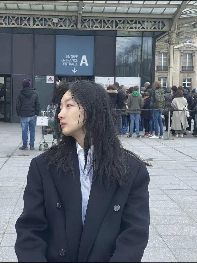 她的脸好像就是不显老的那一种，当然本人皮肤也特别好