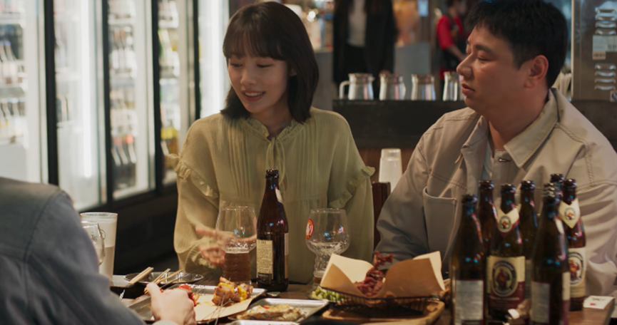 论植入,谁有《城中之城》这么肆无忌惮?遍地广告却没人反感