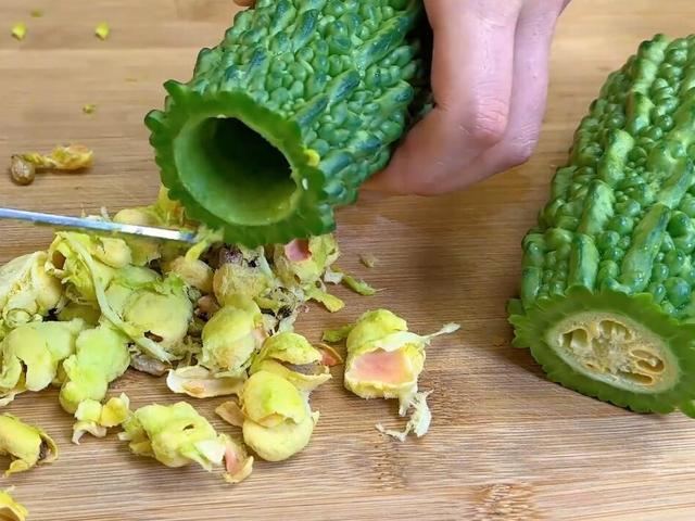 夏天，经常上火多吃这菜，对眼睛也好，还能清热消暑，孩子也爱吃