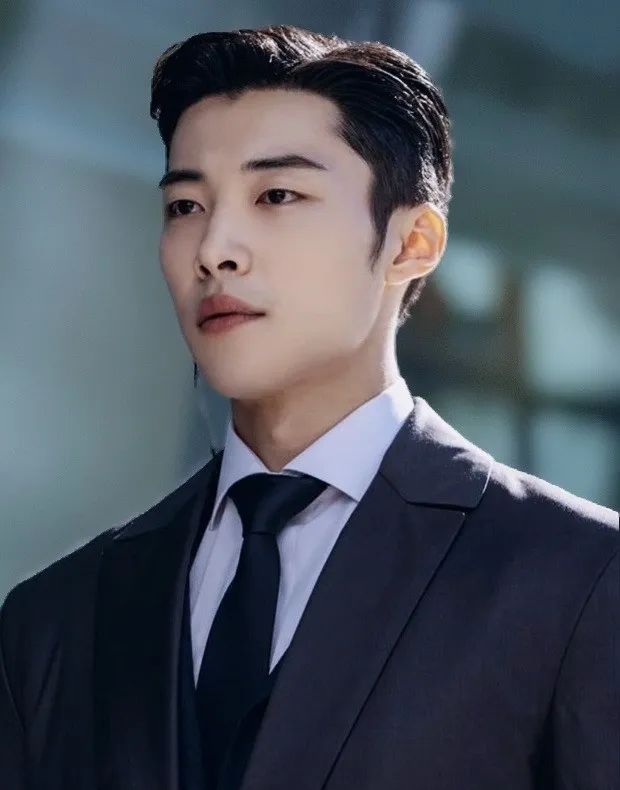 从小鲜肉晒成黑皮,韩国男演员人气不减反增!