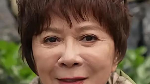 明星怼脸拍生图，无滤镜下的真面目，谁好谁差一目了然