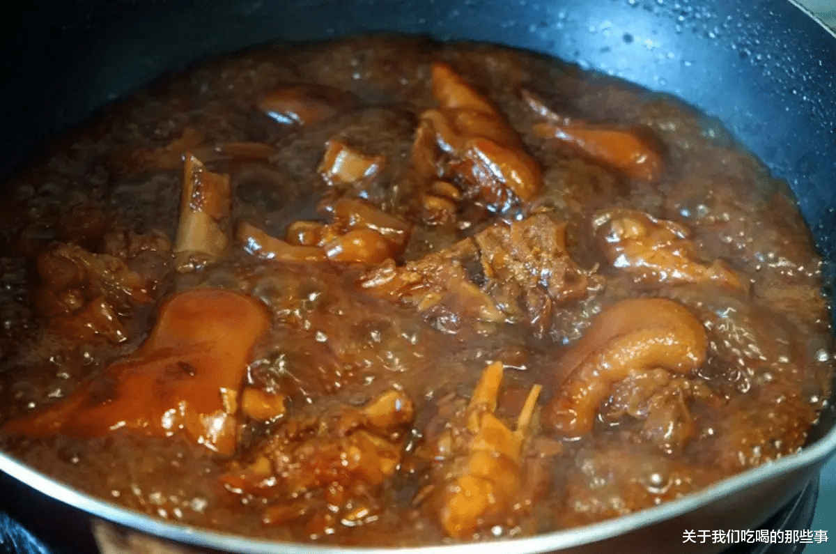 炖猪蹄,牢记“4个窍门”,猪蹄软烂又香嫩,不油腻没腥味