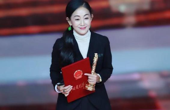 一生不婚未育，翡翠收藏大佬，“窒息恶妈”陈瑾的一生有多强悍！